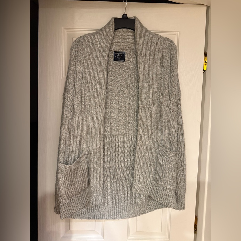 Abercrombie & Fitch Women’s Gray Open Front Cardigan